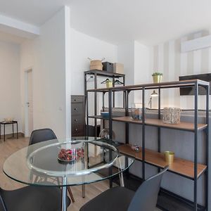 Deluxe Studio met een King Size Bed op de Eerste Verdieping